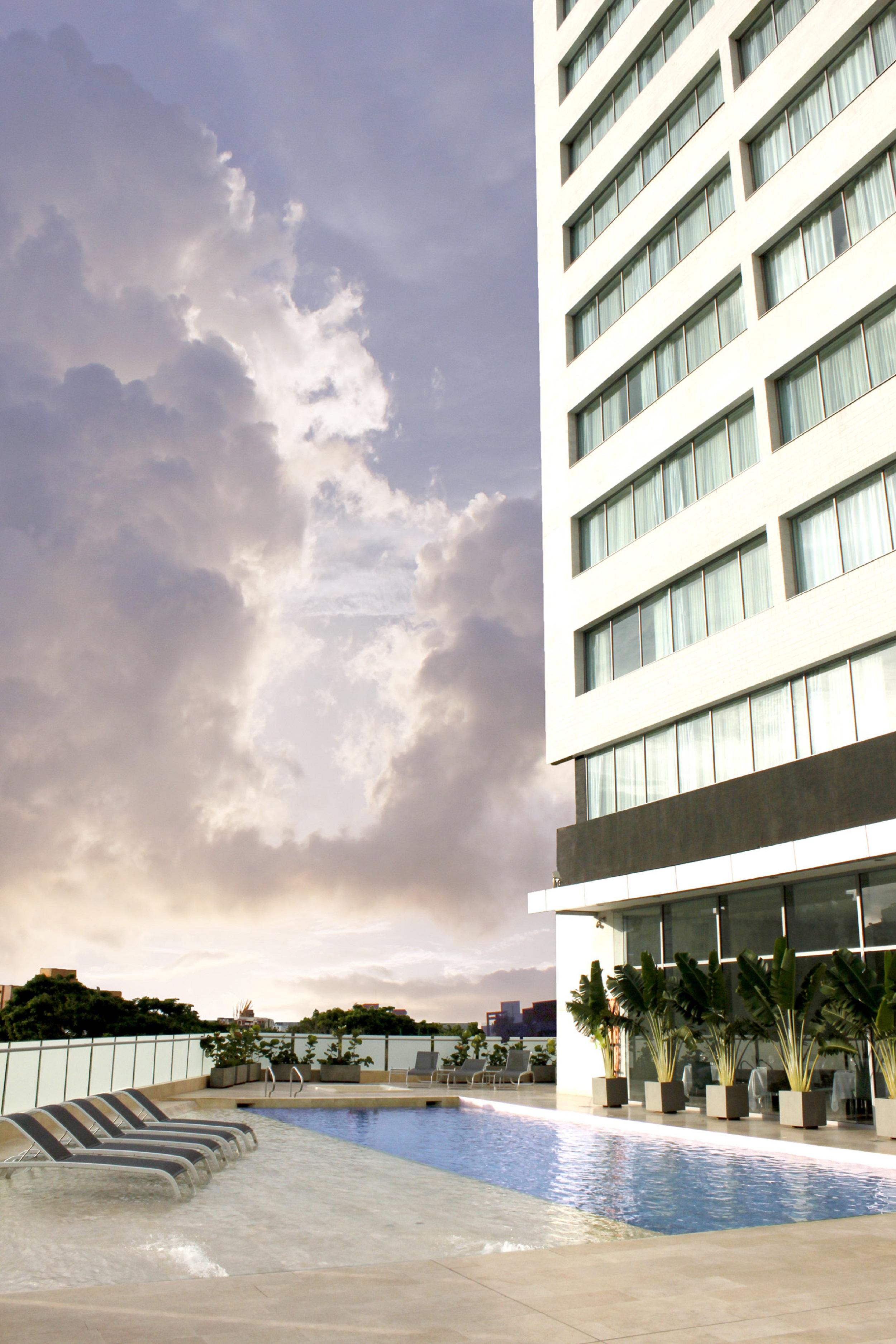 Estelar Alto Prado Barranquilla  Exterior photo The building of the university