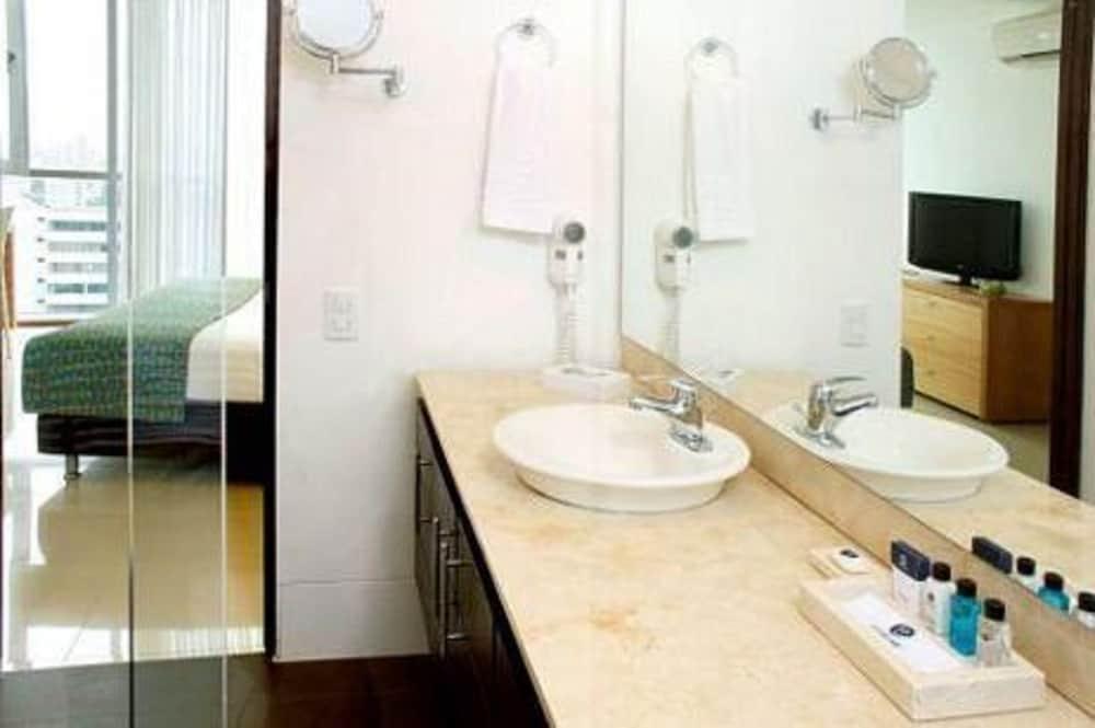 Estelar Alto Prado Barranquilla  Exterior photo Bathroom